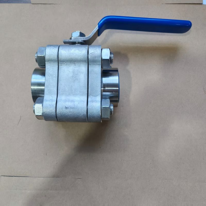 Q11H-16C forged steel three-piece hard sealed ball valve with internal thread, forged steel three-piece hard sealed ball valve with internal thread forged steel three-piece hard sealed ball valve with internal thread